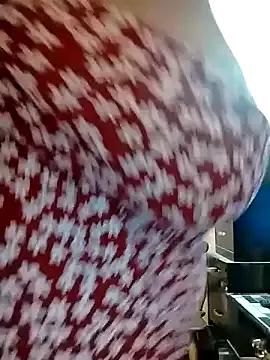 Fatpigslut32 from StripChat is Freechat