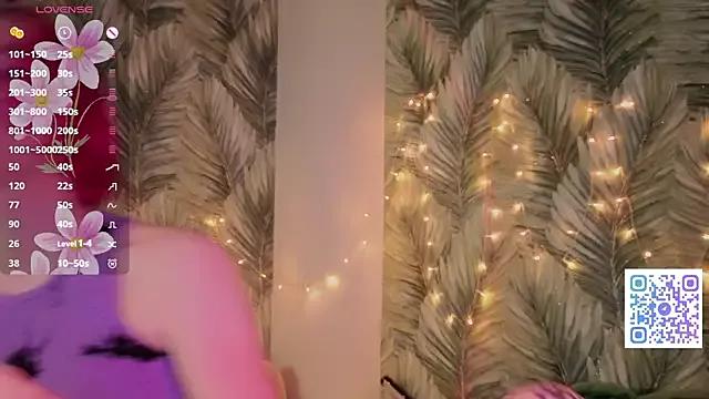 Florenc_Emily from StripChat is Freechat