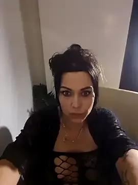 Foxy-Milfy from StripChat is Freechat