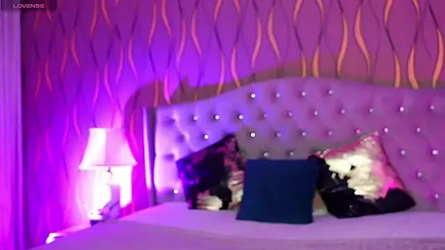 Foxy_Amber from StripChat is Freechat