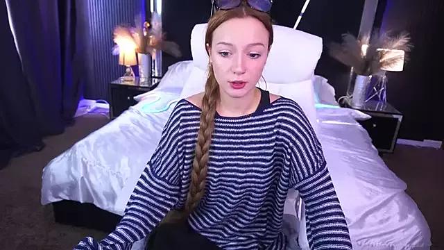 FoxyMayy from StripChat is Freechat