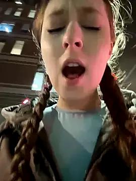 FroggyAnna from StripChat is Freechat