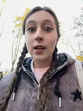 FroggyAnna from StripChat is Freechat