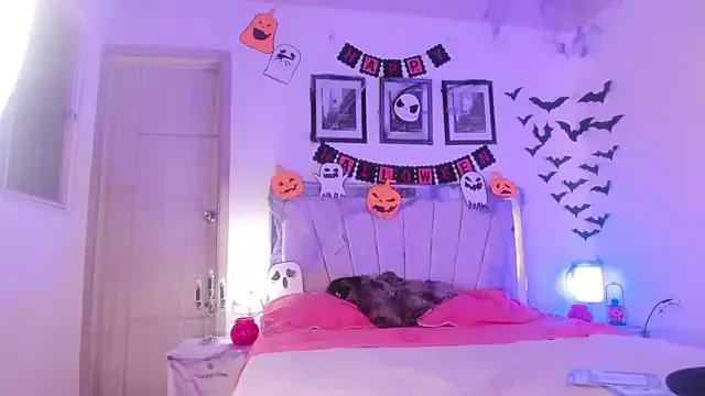 Customizable and immersive - Activate your taste buds and check-out our delicious choice of bondage cams streams with excited models getting their amazing bodies screwed with their beloved sex toys.