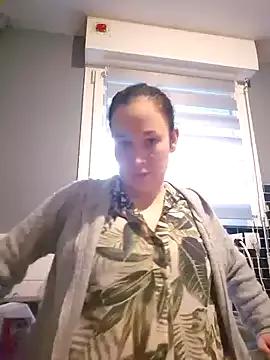 Photos of Girlysensuelle from StripChat is Freechat