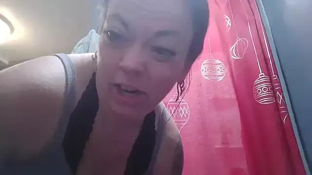 Glitt3rqueen341 from StripChat is Freechat
