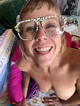 goodgirlbabydoll from StripChat is Freechat