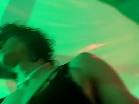 gurlnips from StripChat is Freechat
