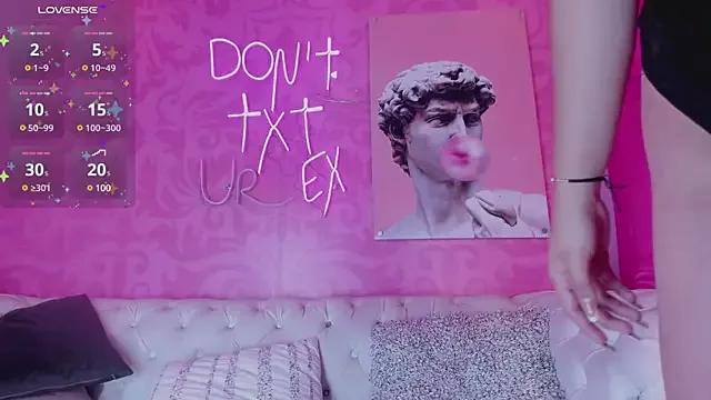 Hailey-Fox from StripChat is Freechat