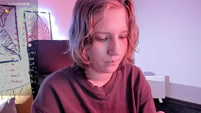 Hailey_Foxy from StripChat is Freechat