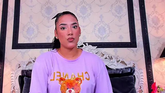 hallemercy from StripChat is Freechat
