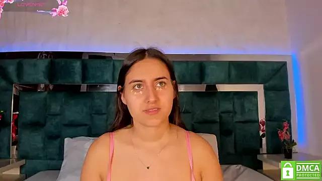 Hanna_Evans__ from StripChat