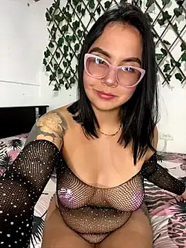 HeillyStone from StripChat is Freechat