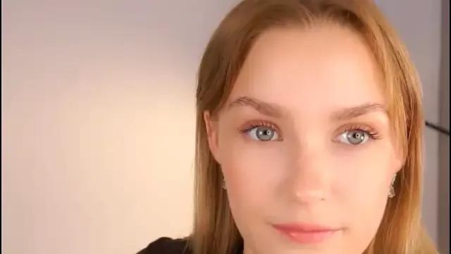 Helenspenss_ from StripChat is Freechat