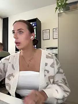 Photos of Hii_Lolla from StripChat is Freechat