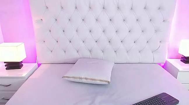 hillary_gomez from StripChat