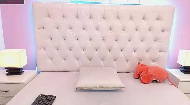 hillary_gomez from StripChat