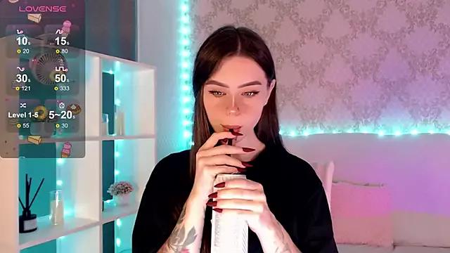 HolyMiax from StripChat is Freechat