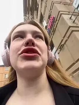 Honey___Hot from StripChat is Freechat