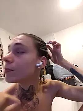 HoneySquirrel from StripChat is Freechat