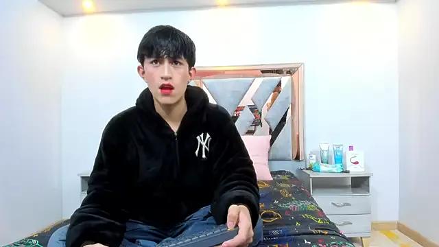 hoot_booys_ from StripChat is Freechat