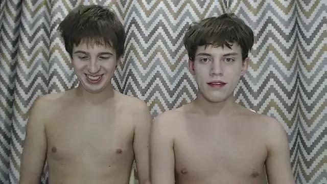 hornybadbunny from StripChat is Freechat