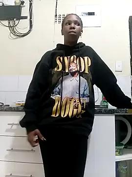 HornySnowie23x from StripChat is Freechat