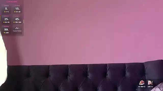 Iamkarlaa_doll from StripChat is Freechat