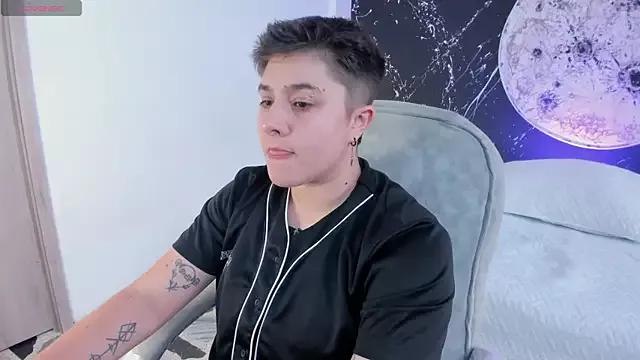 Photos of IanGilbert from StripChat is Freechat