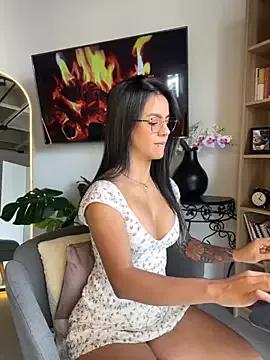 im_susanne from StripChat is Freechat