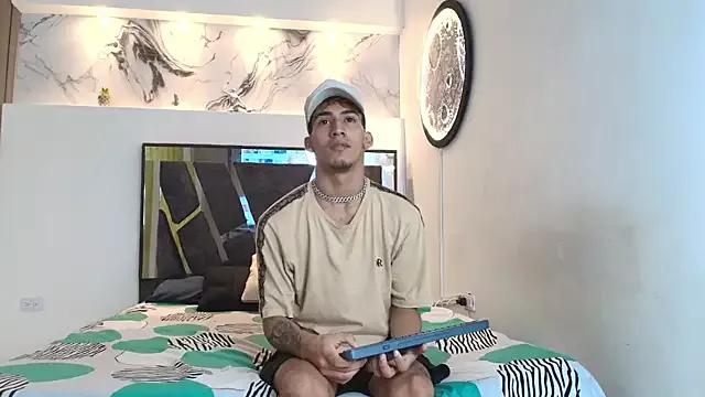 IMPERIO_ROMANO from StripChat is Freechat