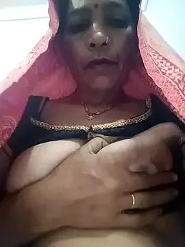 Indiangueen from StripChat is Freechat