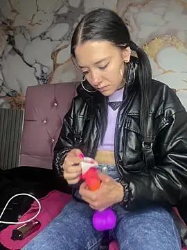 Isabella_21x from StripChat is Freechat