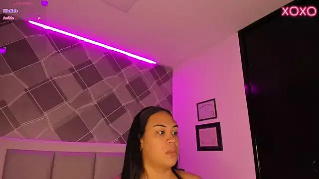 Isabella_Maars from StripChat is Freechat