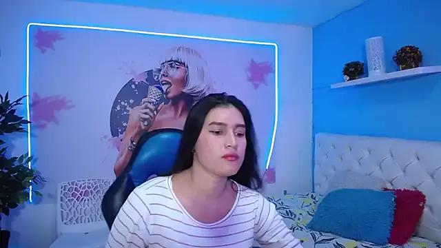 isabella_ssaenz from StripChat is Freechat