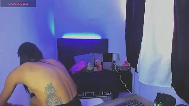 issa_kitty from StripChat is Freechat