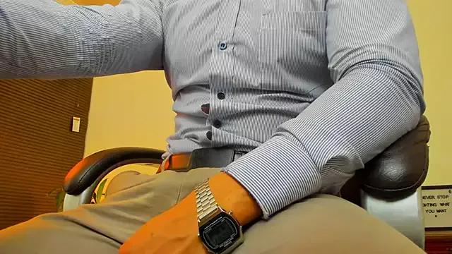 james_thick1 from StripChat is Freechat