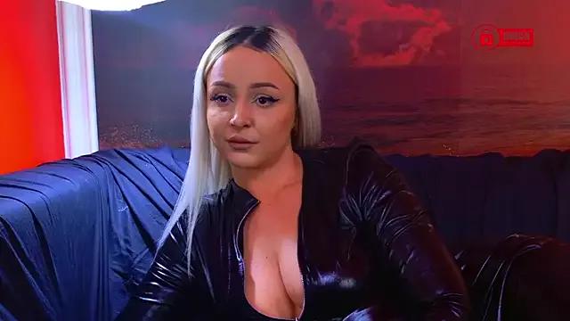 JAZZYJULIA from StripChat is Freechat