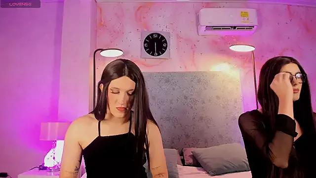 JESSI_NAOMI from StripChat is Freechat