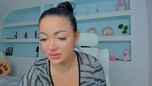 juicyjulie_ from StripChat is Freechat