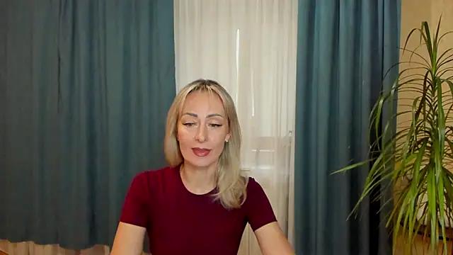 Julia_Cherry_ from StripChat is Freechat