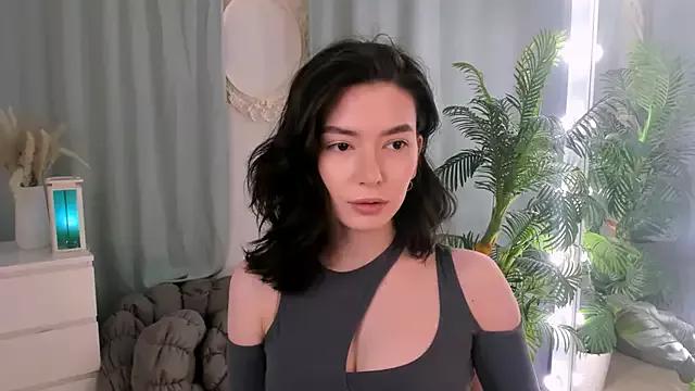 Julietta_Romanis from StripChat is Freechat