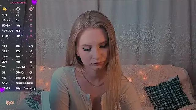 Juliette_Colson from StripChat is Freechat