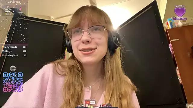 JuneCooper from StripChat is Freechat