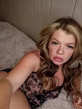 Just_peaches_not_cream from StripChat is Freechat
