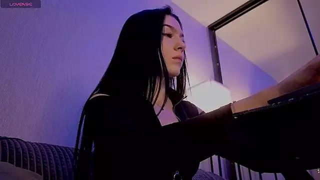 kara_liffe from StripChat is Freechat