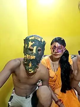 Karisma-sexy-couple from StripChat is Freechat