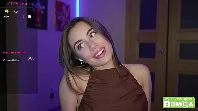 KateCarrey from StripChat is Freechat