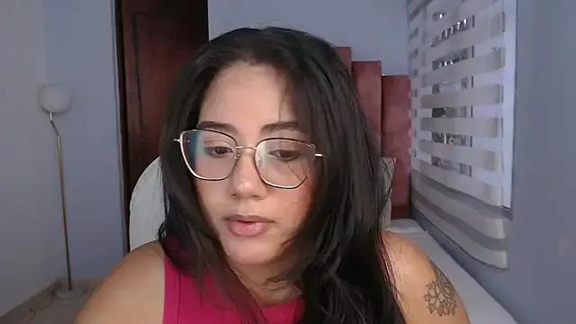 Kath_Martinezz from StripChat is Freechat