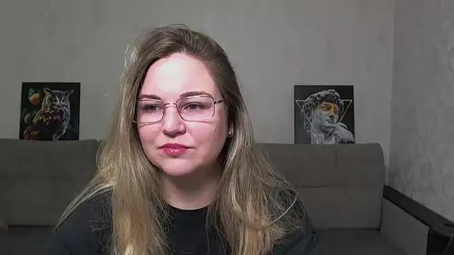 Katie_Leah from StripChat is Freechat